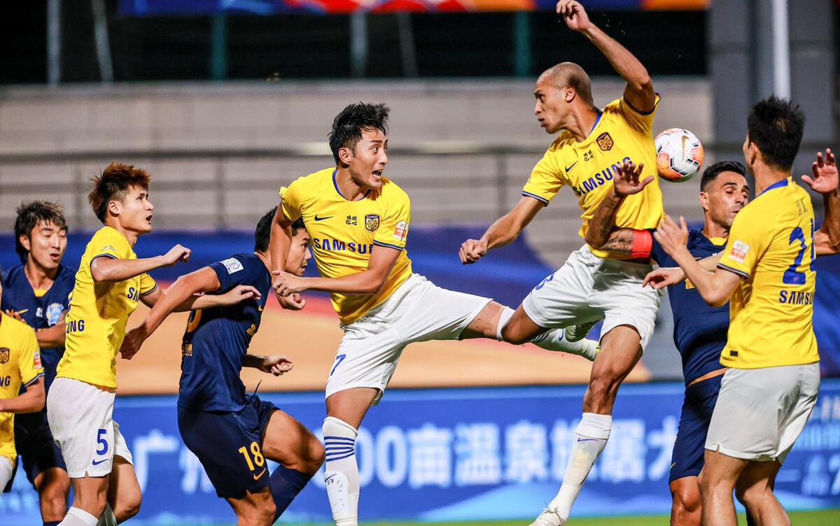 九游娱乐入口-包含富力爆冷取得胜利，升至中游位置的词条