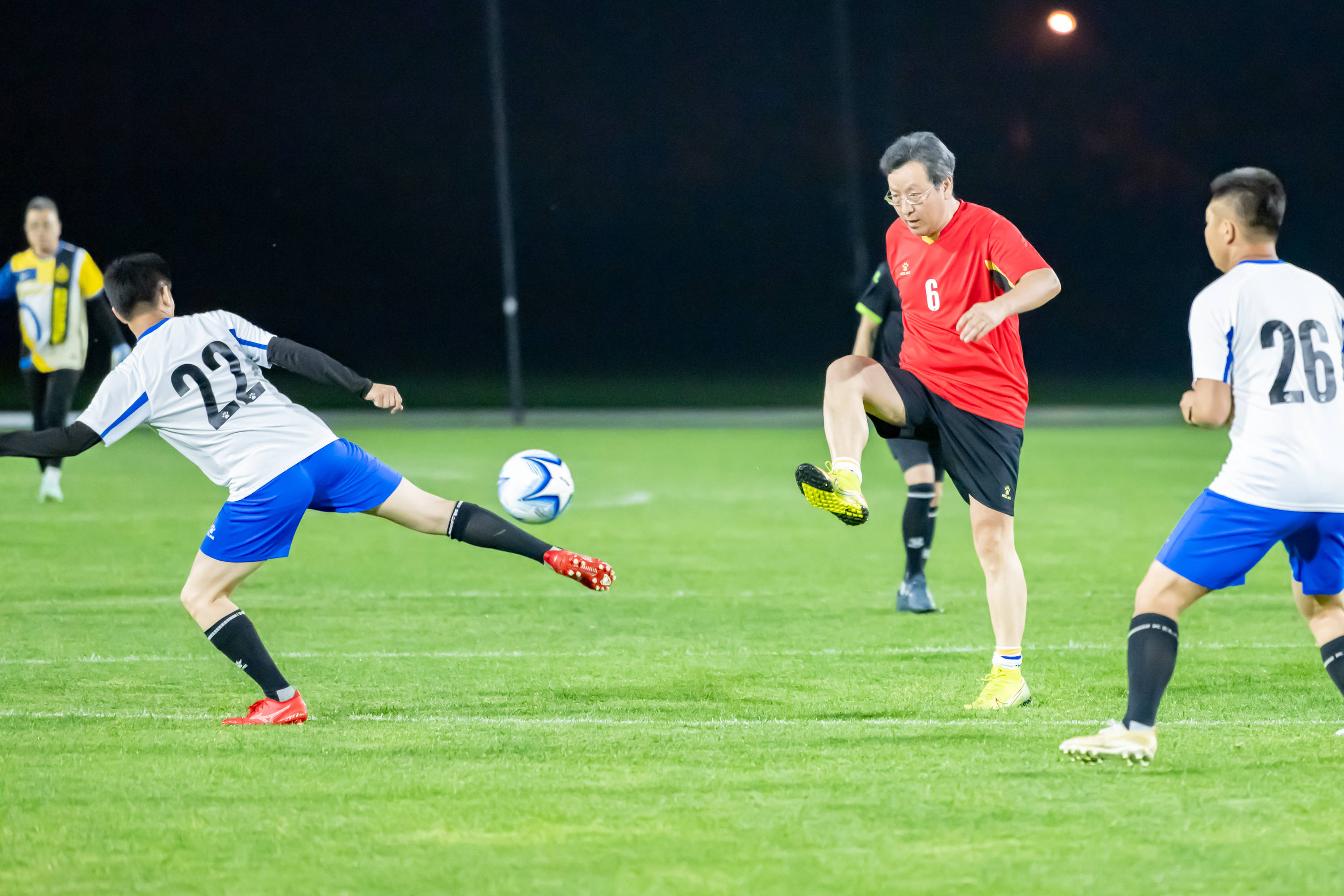 九游娱乐首页-多国风采，观赏国际足球友谊赛