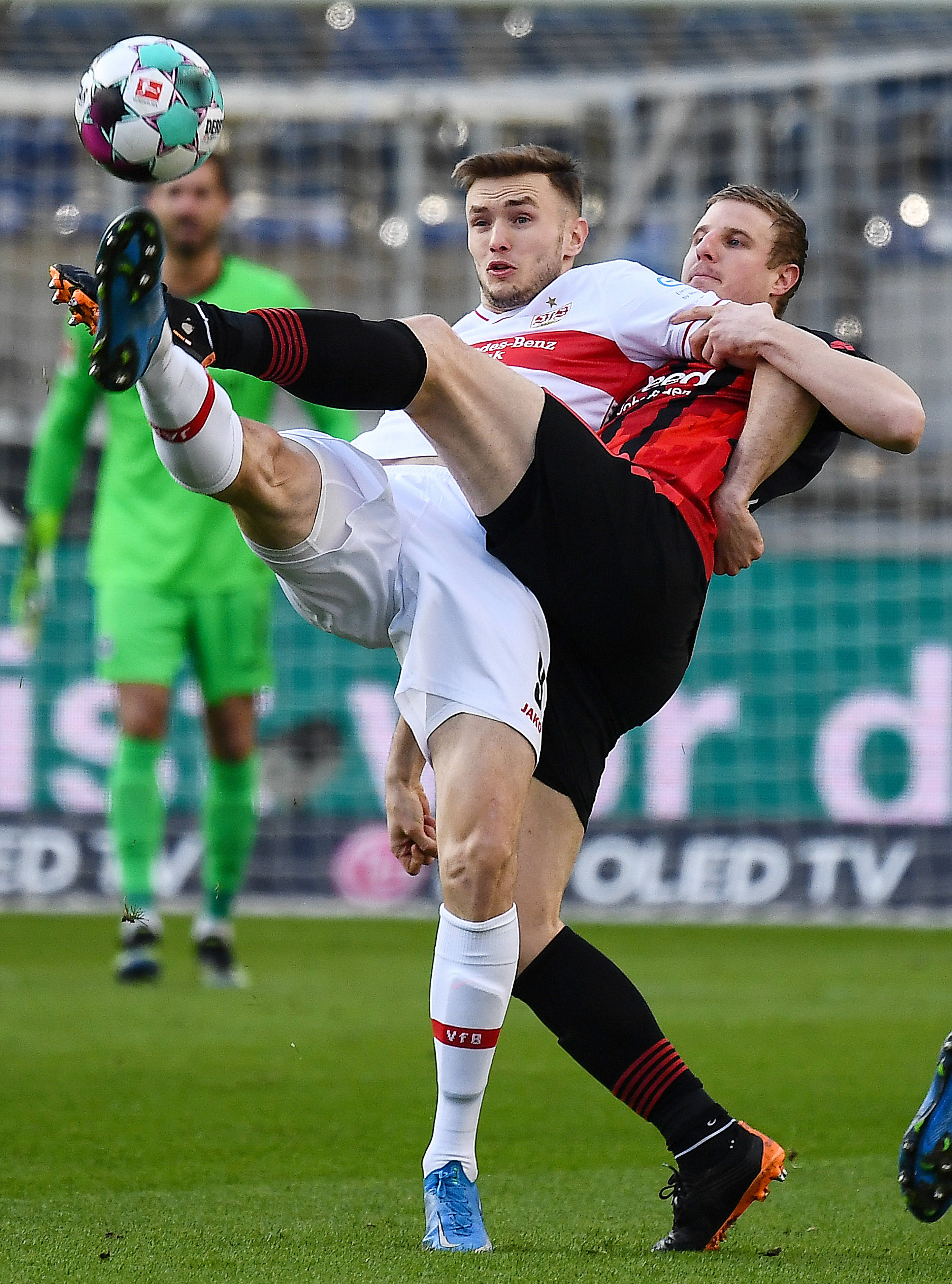 九游APP-斯图加特比战平杜塞尔多夫，难分胜负的简单介绍