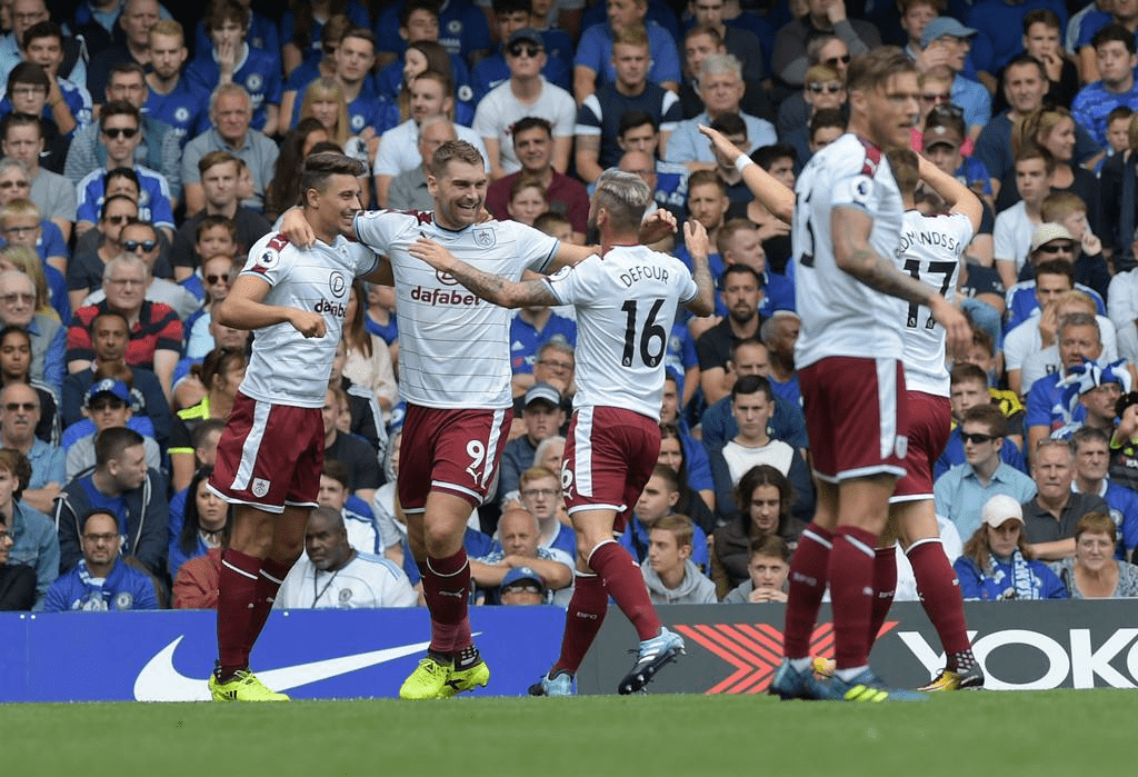 九游中国-包含伯恩利仅客球胜淆曼联，寸持处揽的词条