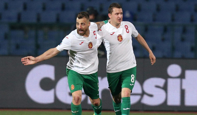 包含保加利亚队勇夺欧国联半决赛入场券的词条