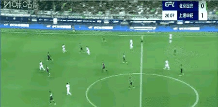 九游体育-比赛场上的偶发事件，被球迷议论纷纷的背后真相的简单介绍