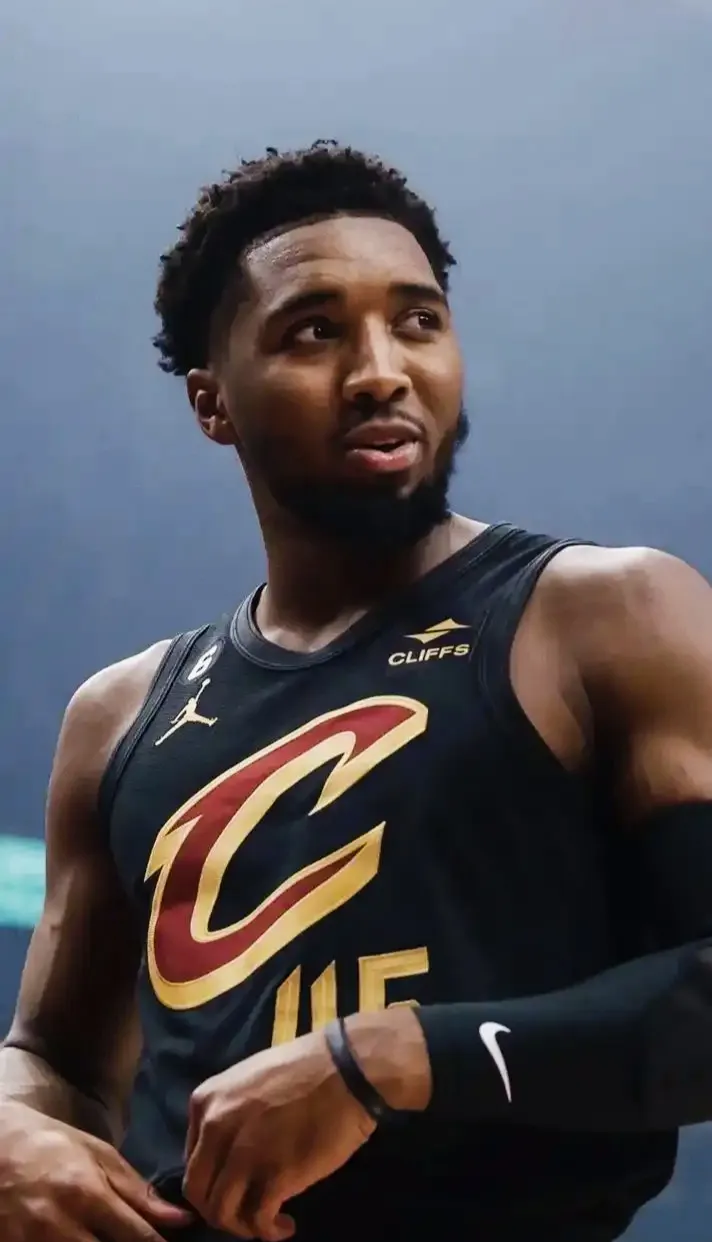 篮网逆转灰熊，米切尔状态火热