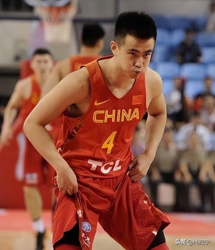 青岛队翻盘公牛，赵继伟点燃赛场