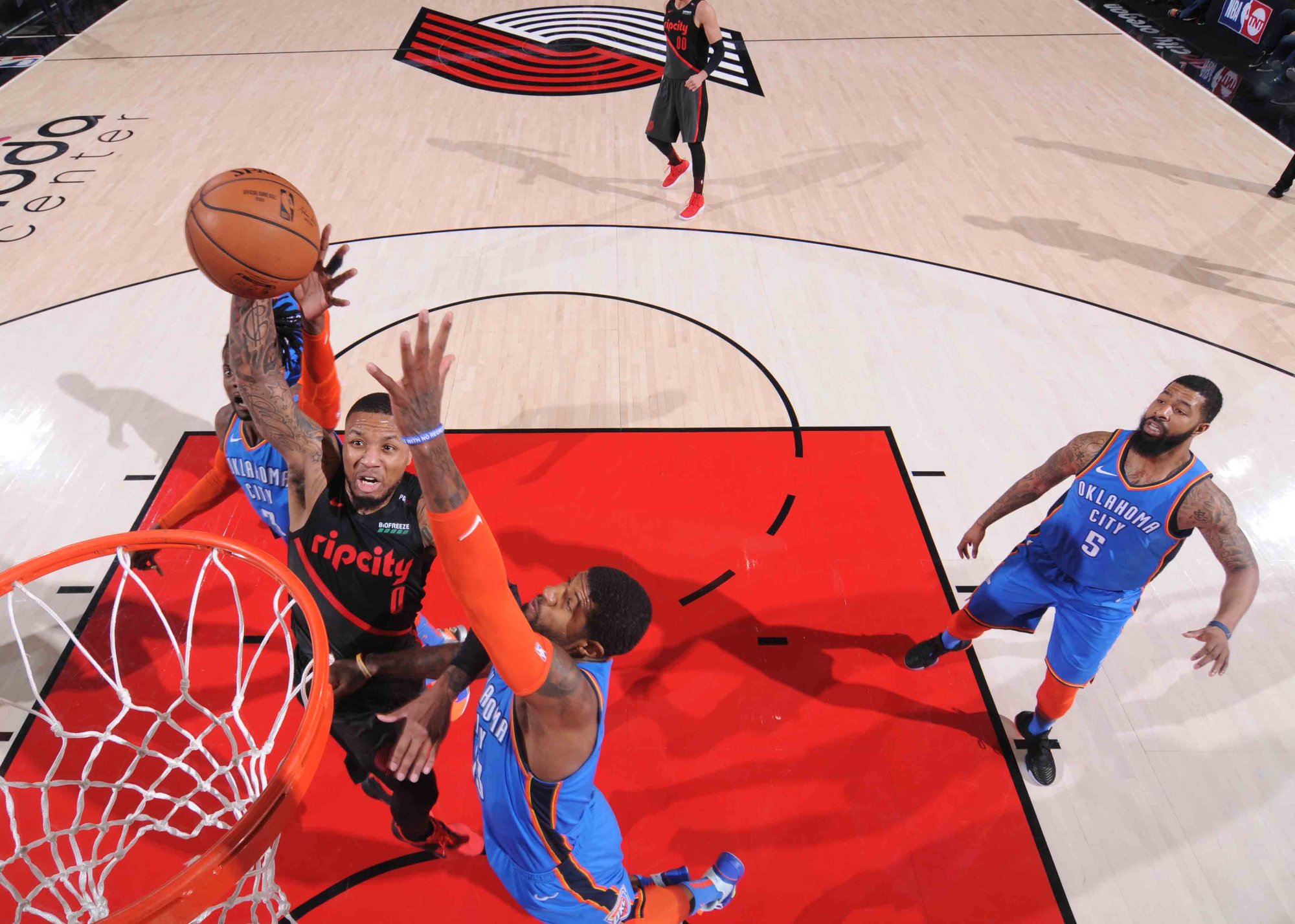 9you娱乐-鹈鹕横扫独行侠，保罗带队取胜的简单介绍