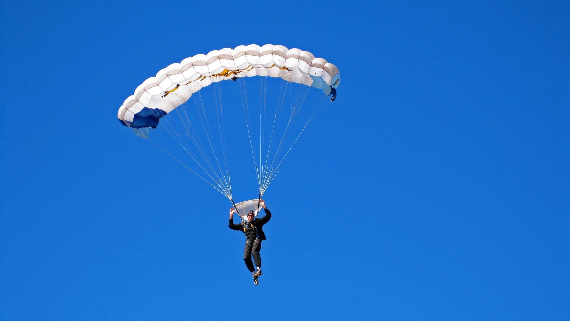哈登末节独揽18分，热火三分雨打穿魔术防线