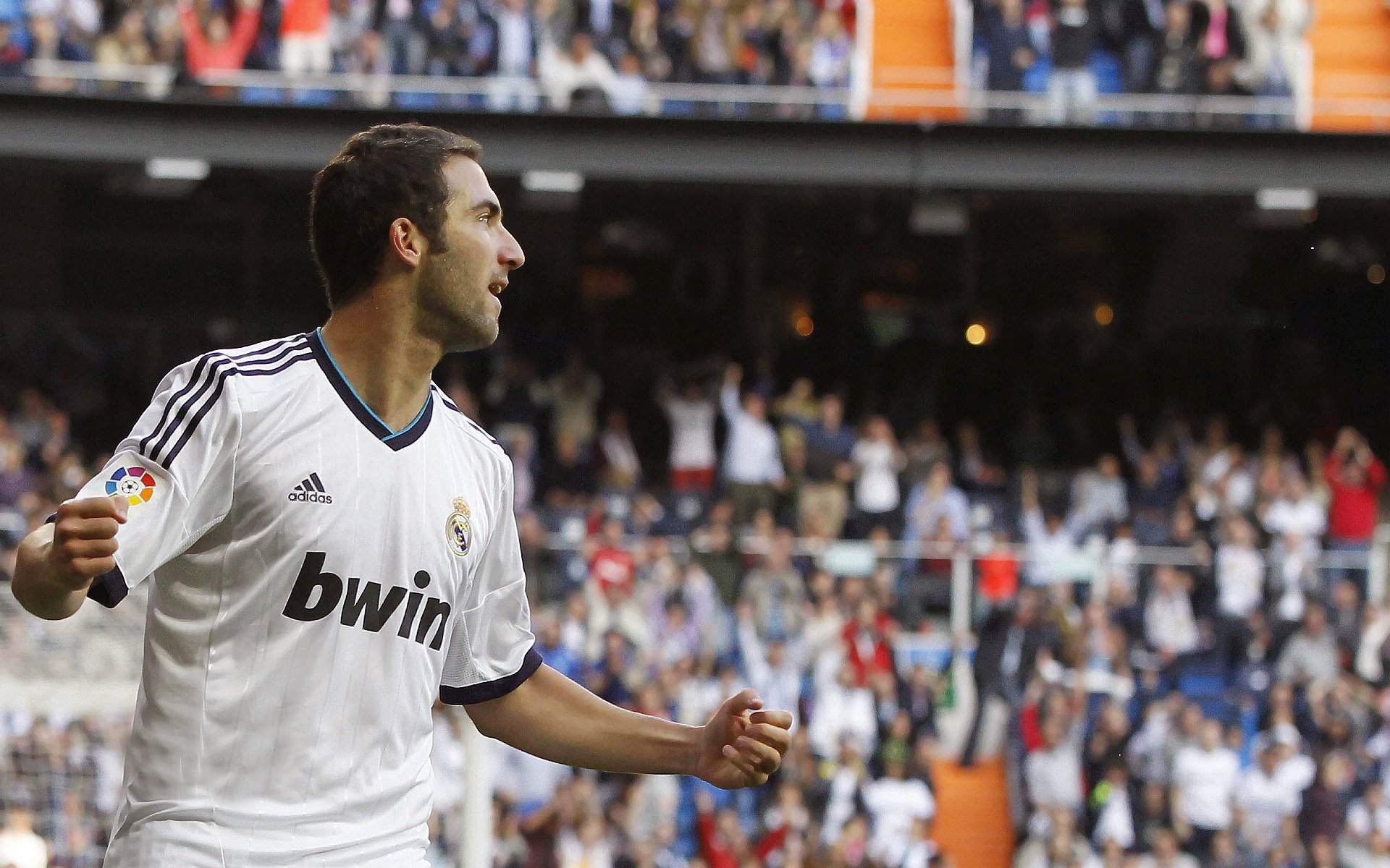 九游官网-绝境之王，爱德华兹末节接管F1年度争冠之夜