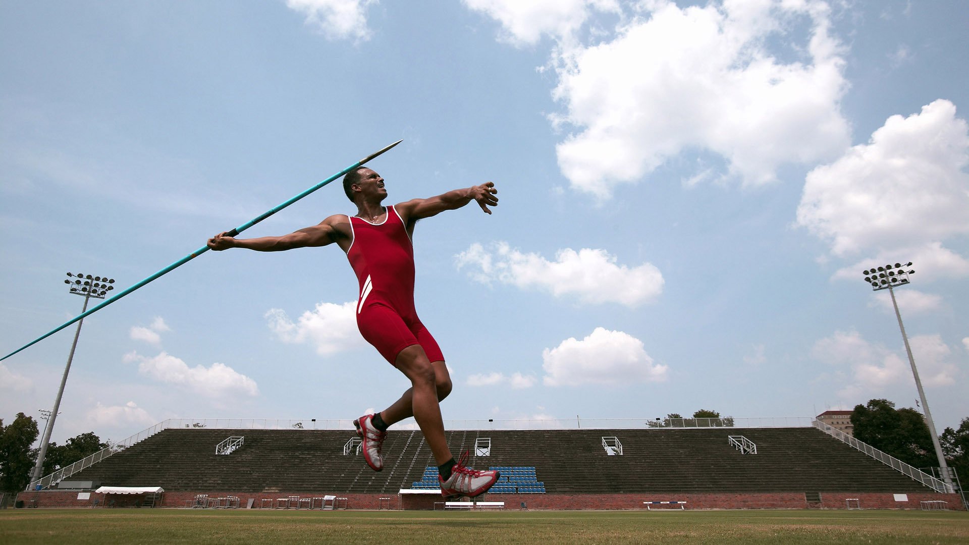 篮网悬念被上海队终结？利拉德欧冠半决赛接管比赛背后的体育跨界启示
