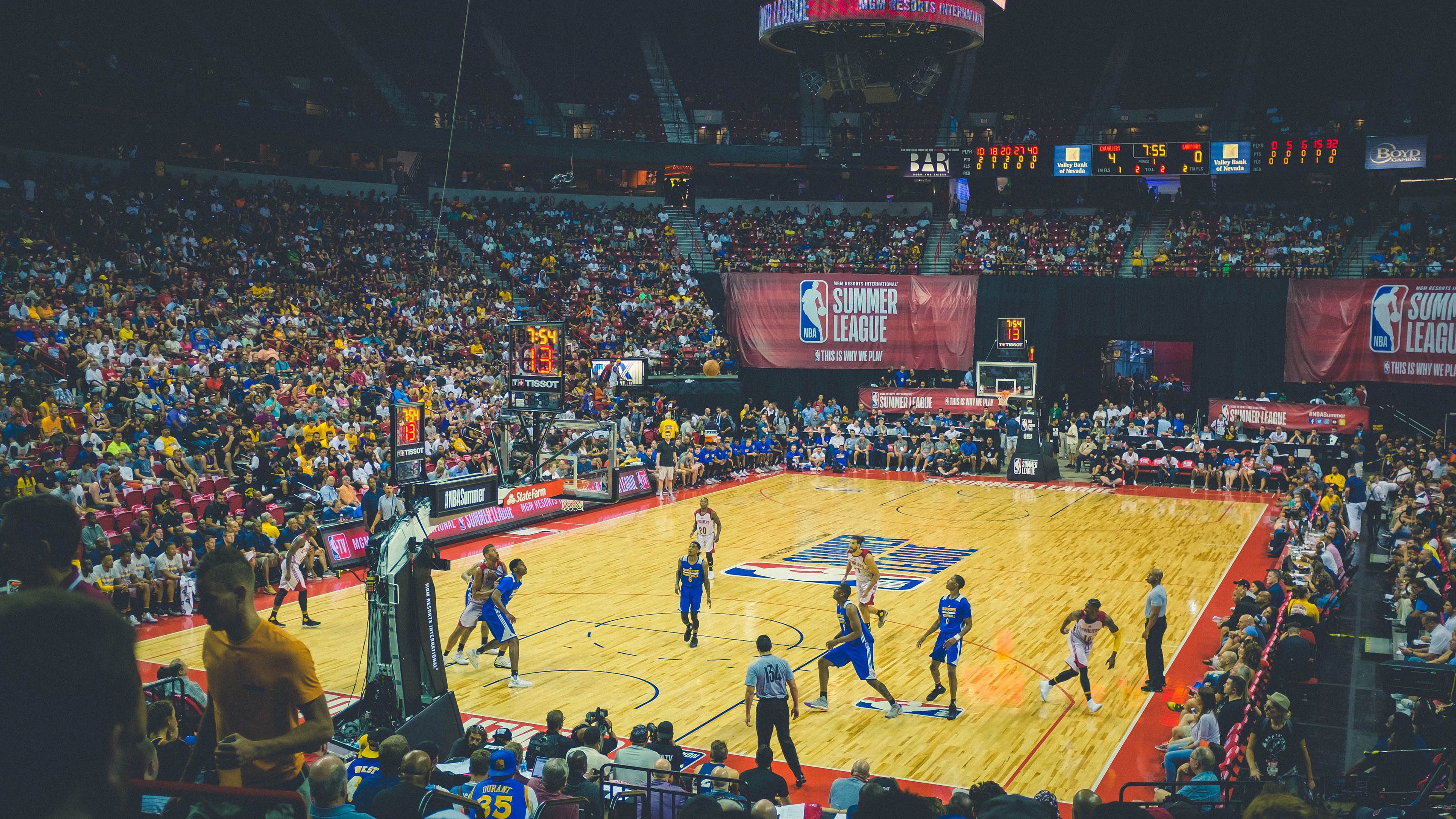 九游娱乐app下载-太阳对阵灰熊，班凯罗如何以节奏大师之姿，引领全队掌控赛场脉动